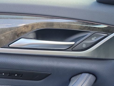 Used 2019 BMW 540i w/ Executive Package image 28