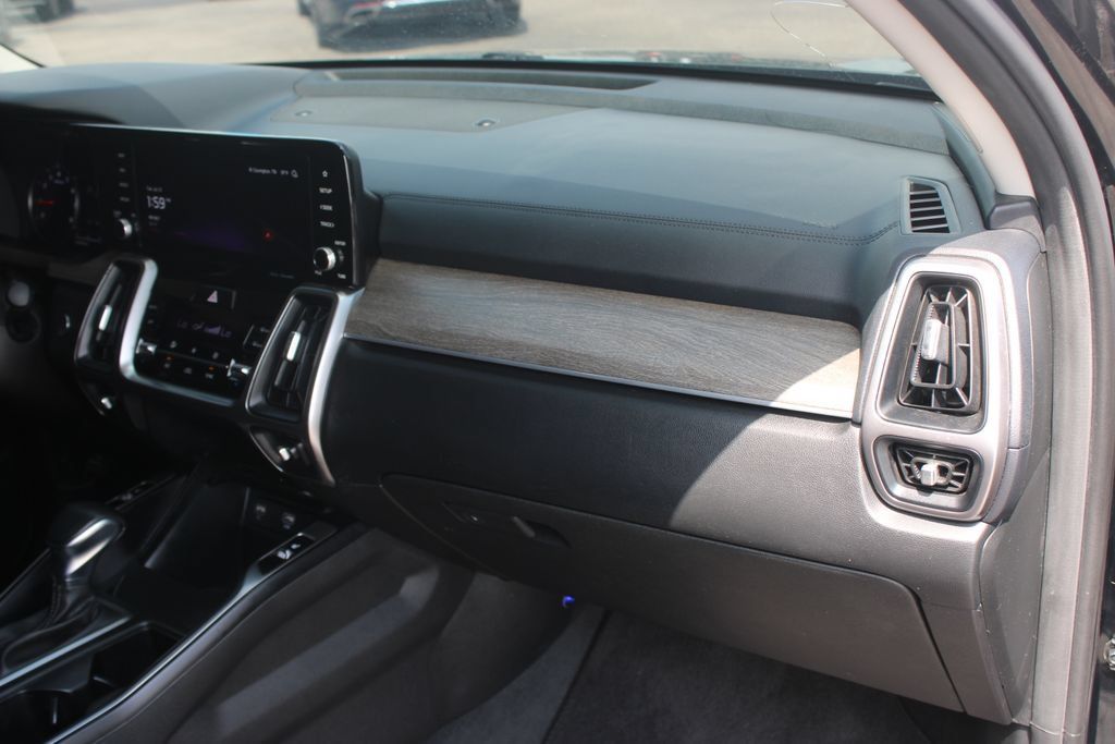 Used 2023 Kia Sorento S w/ Panoramic Sunroof Package AWD/4WD image 32