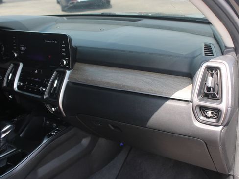 Used 2023 Kia Sorento S w/ Panoramic Sunroof Package AWD/4WD image 32