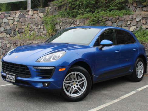 Used 2018 Porsche Macan Sport Edition AWD/4WD image 2