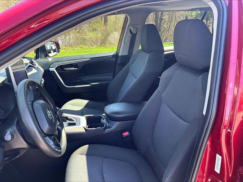Used 2024 Toyota RAV4 XLE w/ Convenience Package image 10