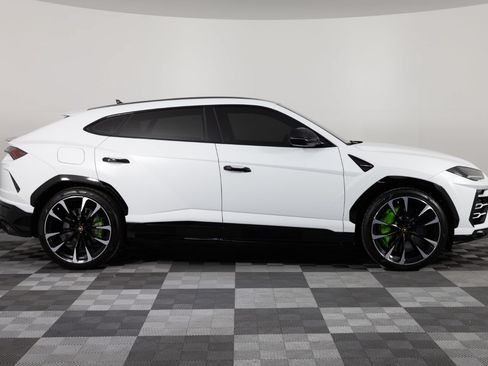 Used 2021 Lamborghini Urus AWD/4WD image 9