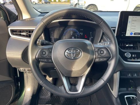 Used 2024 Toyota Corolla Cross XLE image 17