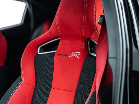 Used 2018 Honda Civic Type R image 16