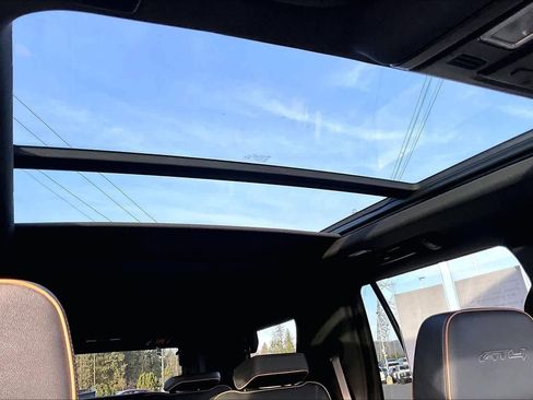 Used 2024 GMC Yukon AT4 image 30