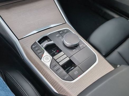 Used 2025 BMW 330i Sedan image 19