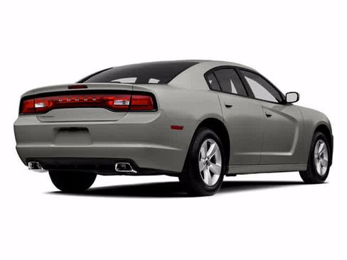 Used 2013 Dodge Charger SE RWD image 2