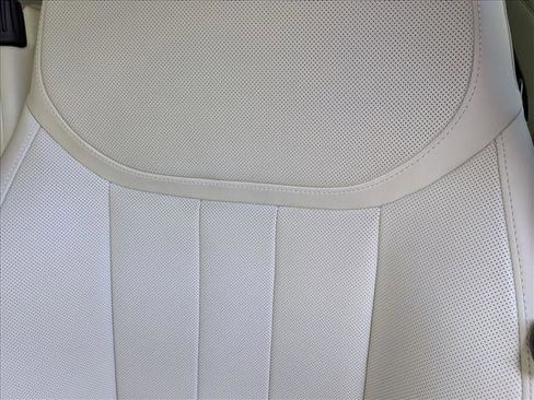 Used 2023 Land Rover Range Rover SE image 14