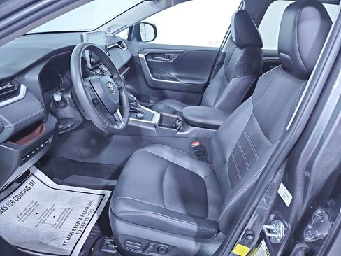Used 2022 Toyota RAV4 Limited image 8