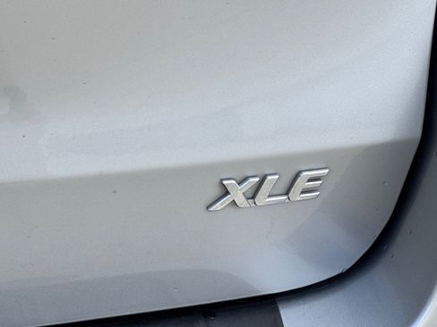 Used 2018 Toyota Sienna XLE w/ XLE Navigation Package FWD image 30