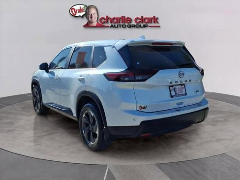 Certified 2024 Nissan Rogue SV image 3