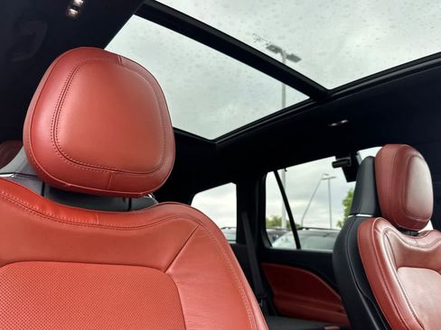 Used 2025 Lincoln Aviator Reserve w/ Luxury Package AWD/4WD image 18