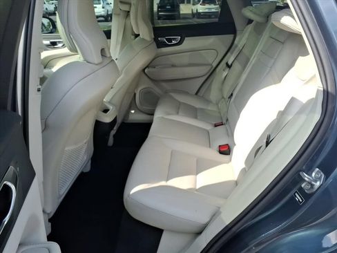 Used 2021 Volvo XC60 T5 Momentum w/ Protection Package Premier AWD/4WD image 23
