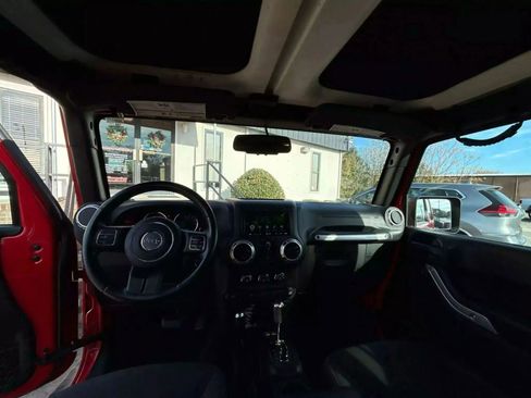 Used 2017 Jeep Wrangler Unlimited Sahara image 27