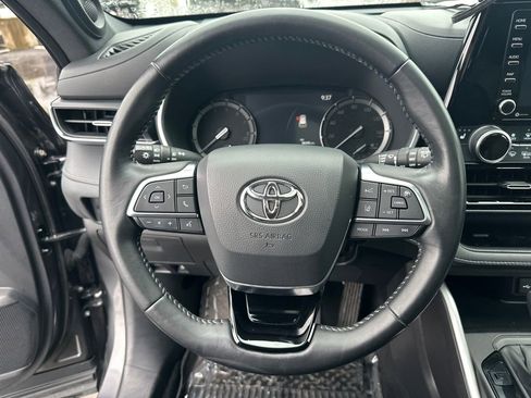 Used 2021 Toyota Highlander XSE image 20