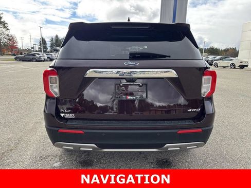 Used 2023 Ford Explorer XLT w/ Equipment Group 202A AWD/4WD image 4