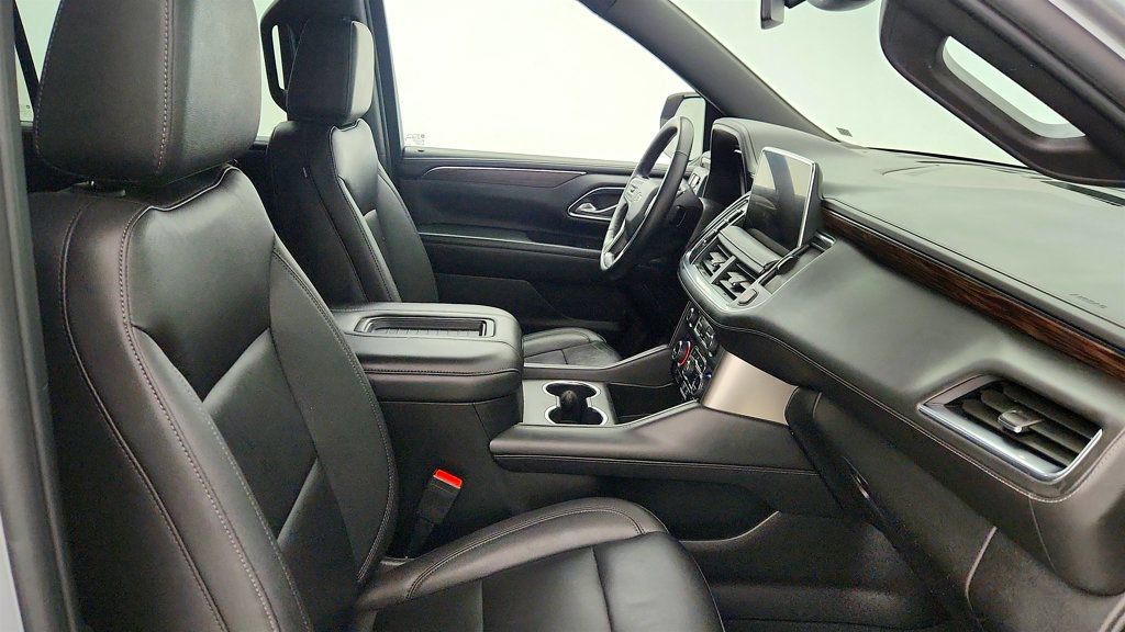Used 2023 Chevrolet Tahoe Z71 w/ Luxury Package AWD/4WD image 27