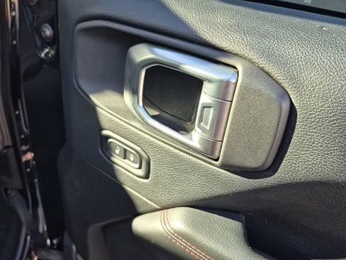 Used 2018 Jeep Wrangler Unlimited Rubicon image 14