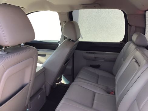 Used 2010 Chevrolet Silverado 1500 LT w/ Power Pack Plus AWD/4WD image 17