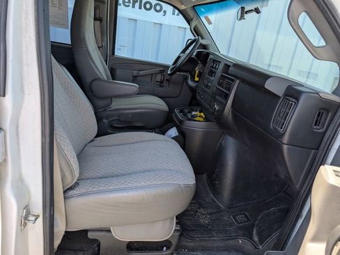 Used 2016 Chevrolet Express 3500 LT w/ LT Preferred Equipment Group RWD image 17