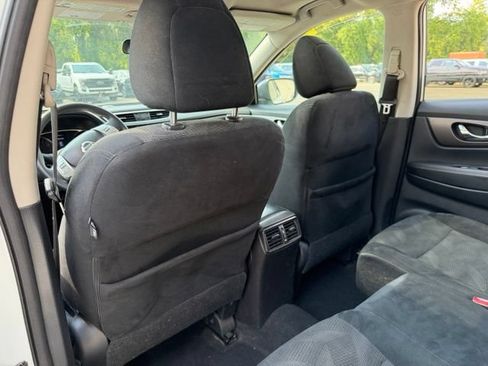 Used 2016 Nissan Rogue SV AWD/4WD image 9