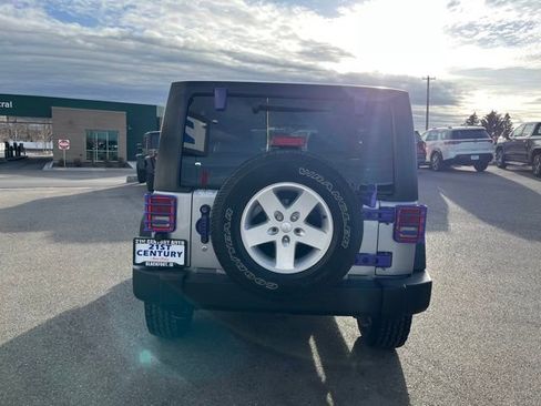 Used 2018 Jeep Wrangler Unlimited Sport S AWD/4WD image 9