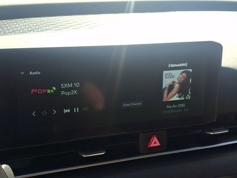 Used 2025 Kia Carnival EX FWD image 17
