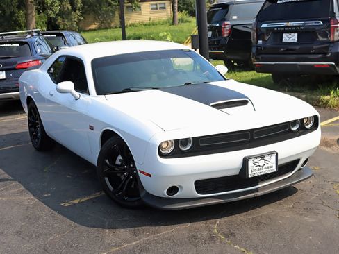 Used 2021 Dodge Challenger R/T RWD image 7