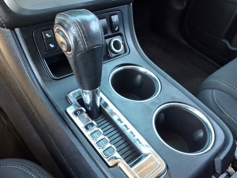 Used 2016 GMC Acadia SLE image 30