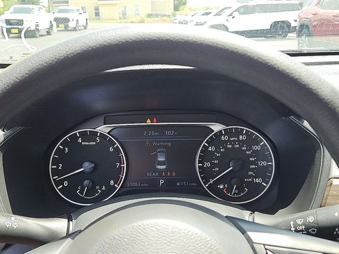 Used 2024 Nissan Altima 2.5 SV FWD image 14