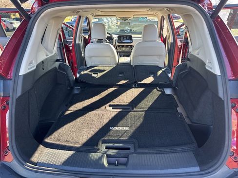 Used 2022 Nissan Rogue SL w/ SL Premium Package image 17