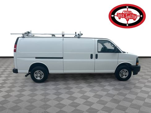 Used 2023 Chevrolet Express 3500 Extended w/ Driver Convenience Package RWD image 8