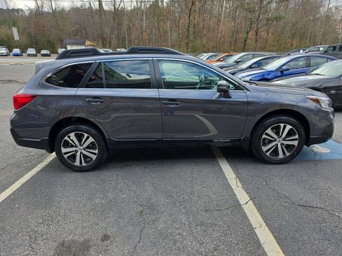 Used 2018 Subaru Outback 2.5i Limited image 6