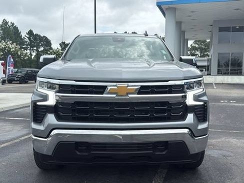 Used 2024 Chevrolet Silverado 1500 LT AWD/4WD image 2