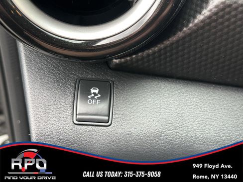 Used 2019 Nissan Kicks SV FWD image 28