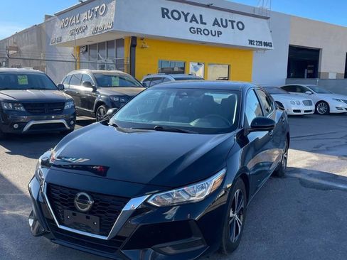 Used 2023 Nissan Sentra SV image 2