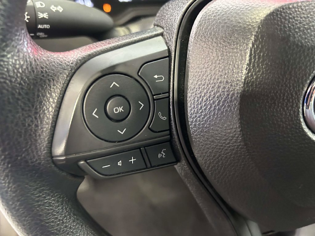 Used 2026 Toyota Corolla LE FWD image 17