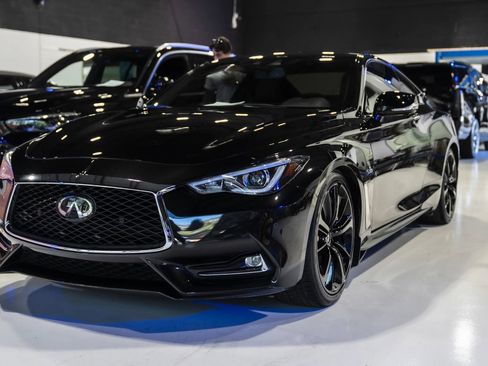 Used 2019 INFINITI Q60 Red Sport 400 w/ Proactive Package RWD image 2