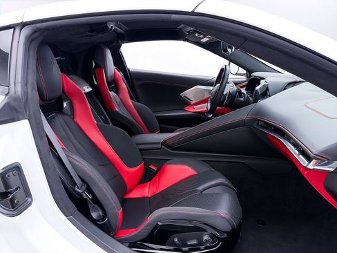 Used 2023 Chevrolet Corvette Stingray Premium Cpe w/ Z51 Performance Package RWD image 37