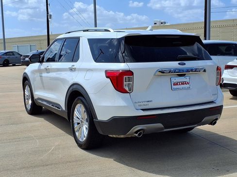 Used 2020 Ford Explorer Limited RWD image 2