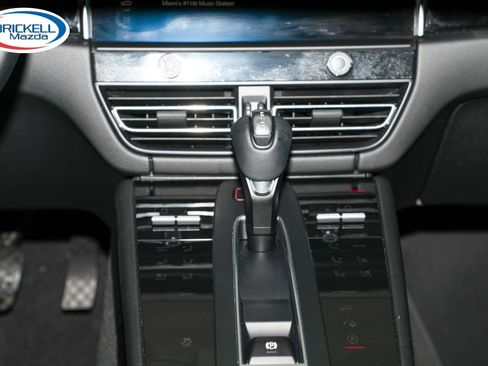 Used 2022 Porsche Macan AWD/4WD image 27
