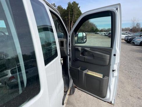 Used 2006 Chevrolet Express 3500 Extended image 26