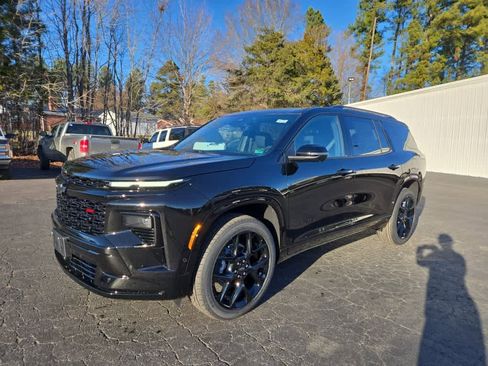 New 2026 Chevrolet Traverse RS image 3
