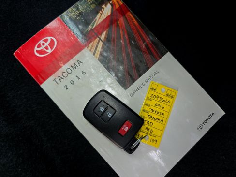 Used 2016 Toyota Tacoma TRD Sport w/ Towing Package image 42