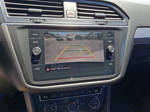 Used 2020 Volkswagen Tiguan SE w/ Panoramic Sunroof Package AWD/4WD image 18