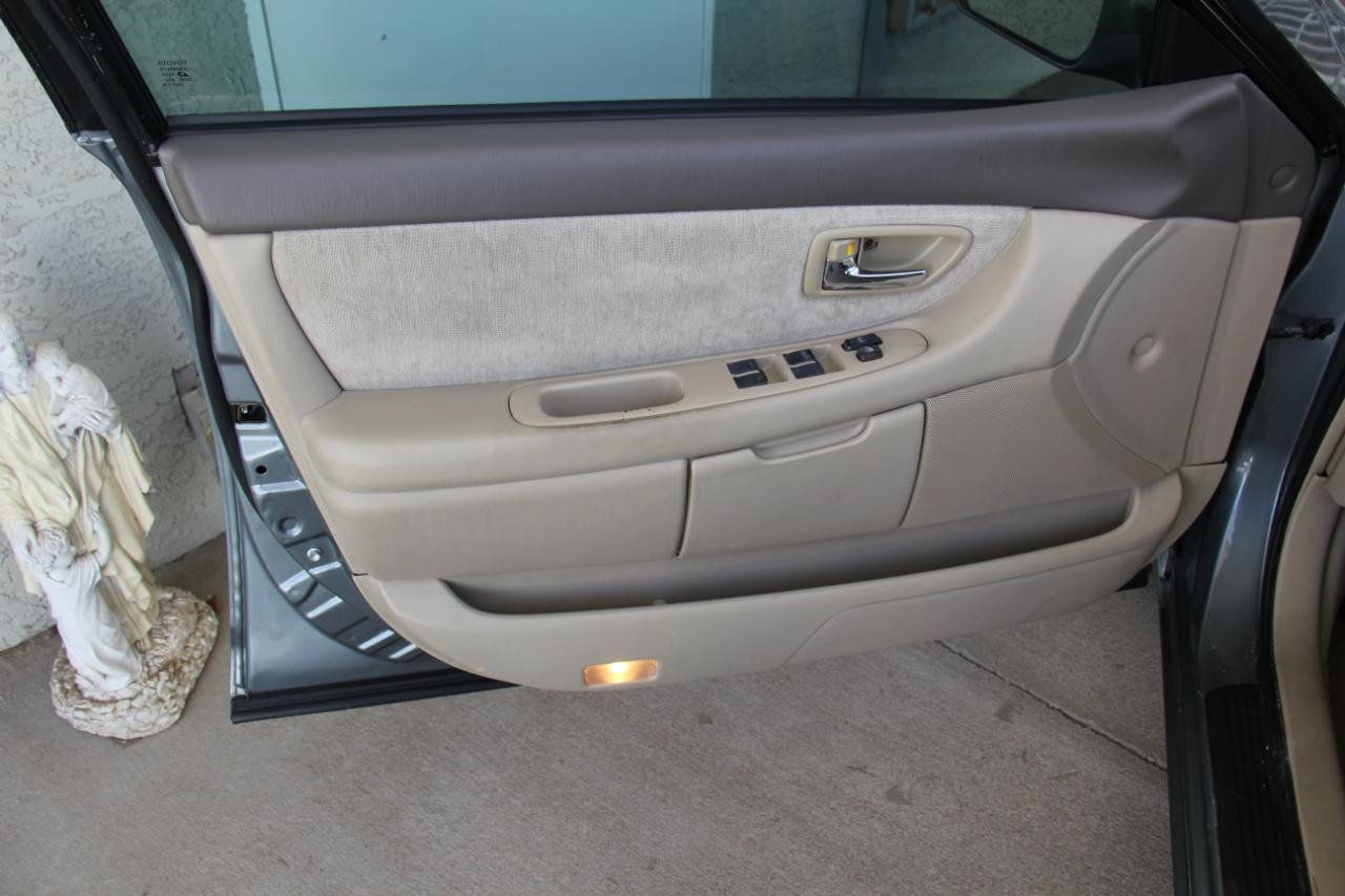 Used 2000 Toyota Avalon XL FWD image 15