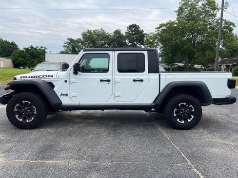 Used 2026 Jeep Gladiator Rubicon AWD/4WD image 7