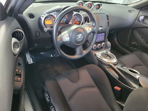 Used 2013 Nissan 370Z Roadster RWD image 12