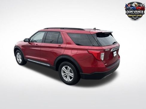 Used 2022 Ford Explorer XLT w/ Equipment Group 202A AWD/4WD image 2