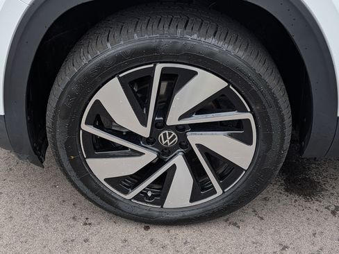 Certified 2025 Volkswagen Atlas SE AWD/4WD image 15